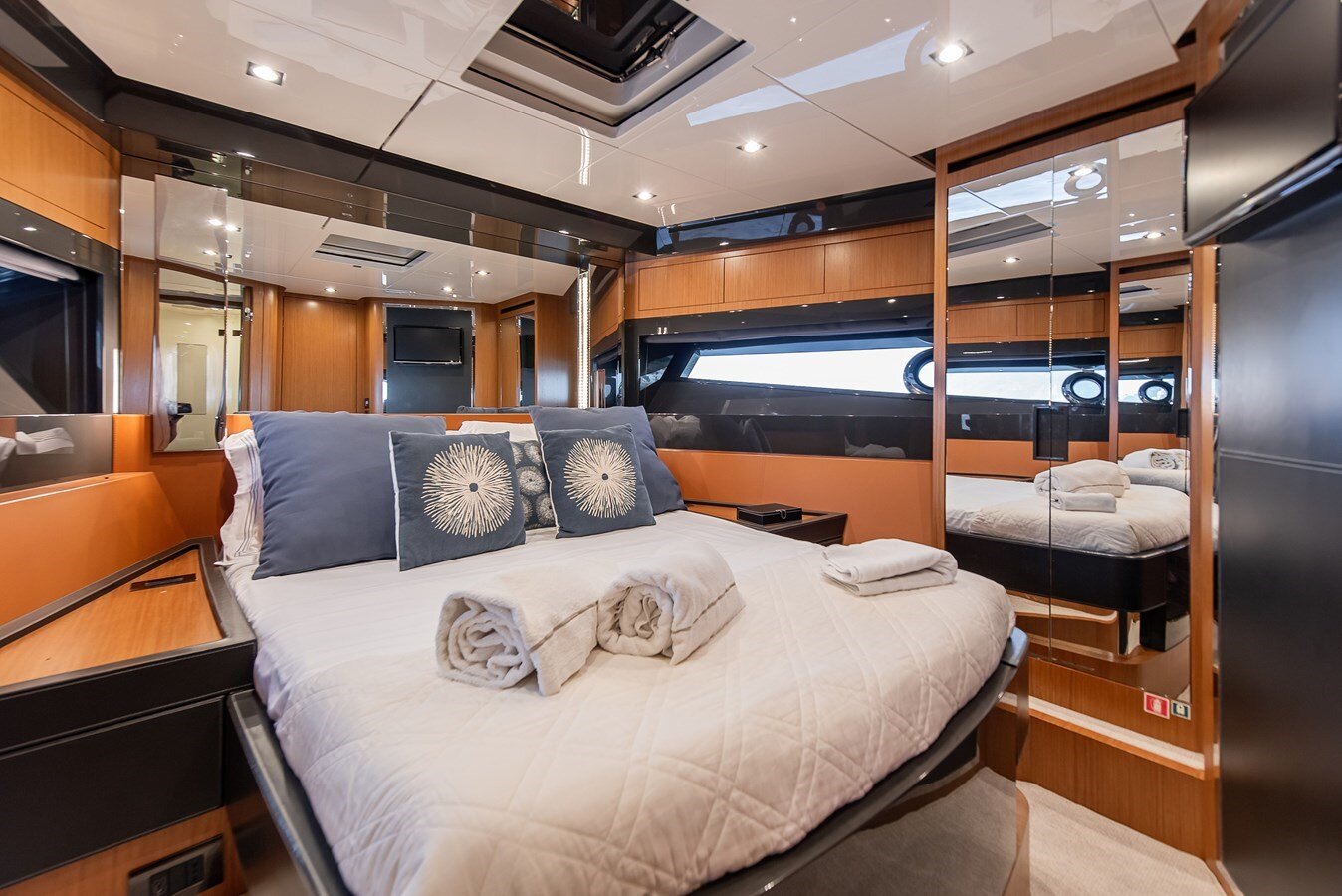 2016-riva-77-6-ffe4ee