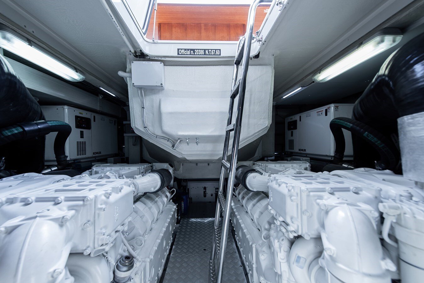 2016-riva-77-6-ffe4ee