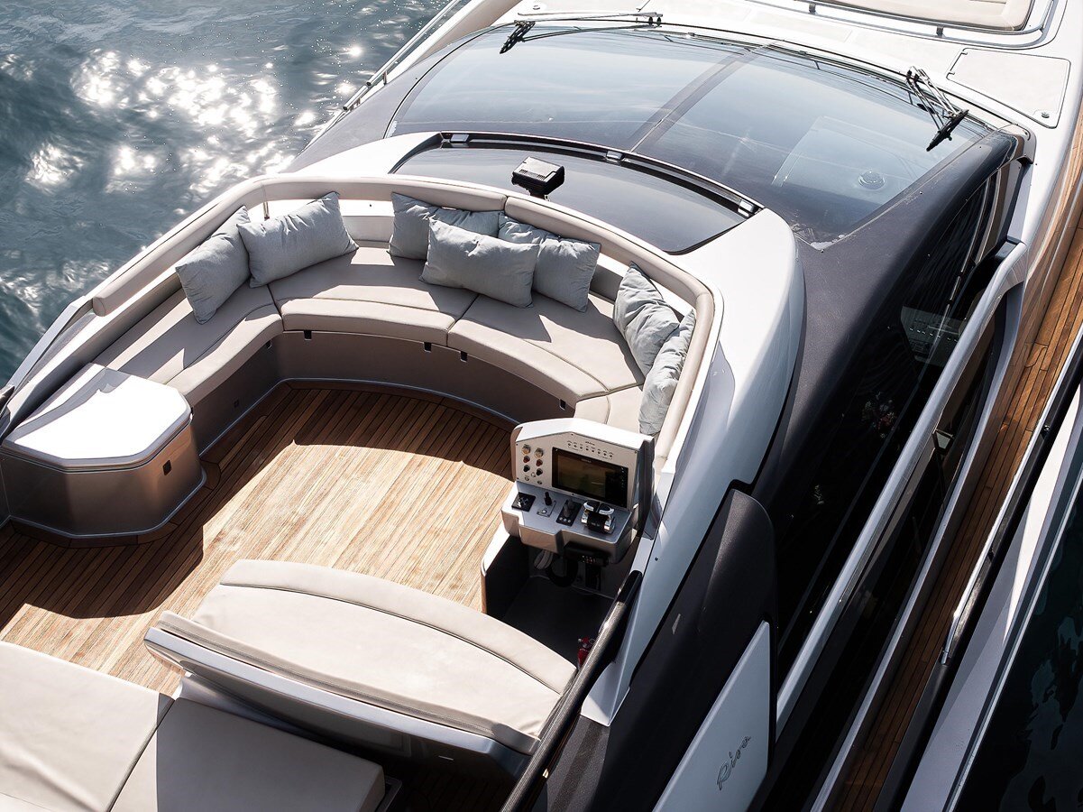 2016-riva-77-6-ffe4ee