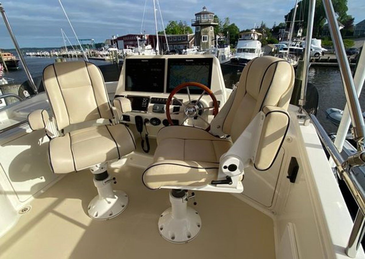 2016-sabre-yachts-42-1-d895f7