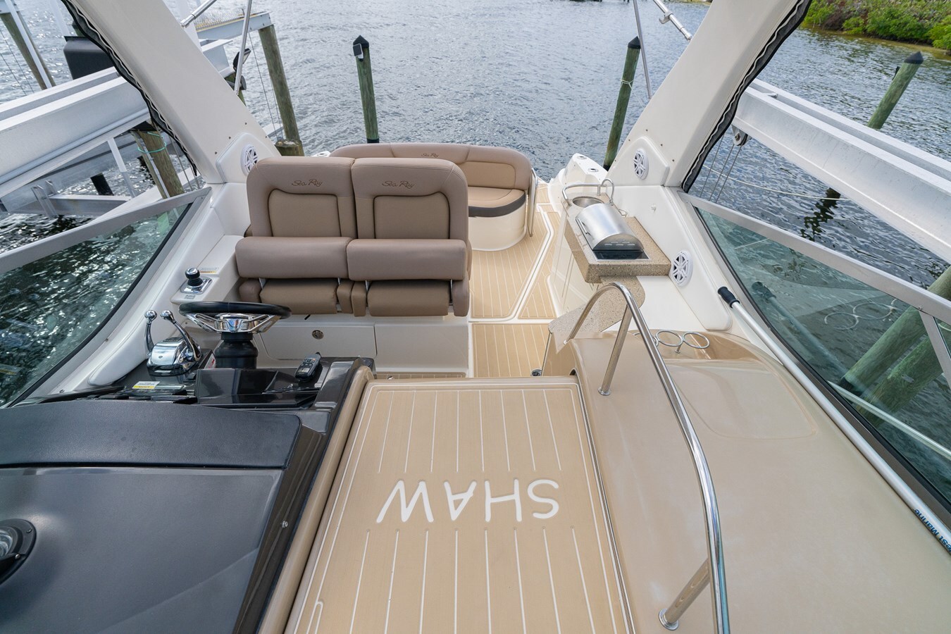 2016-sea-ray-33-bedd40