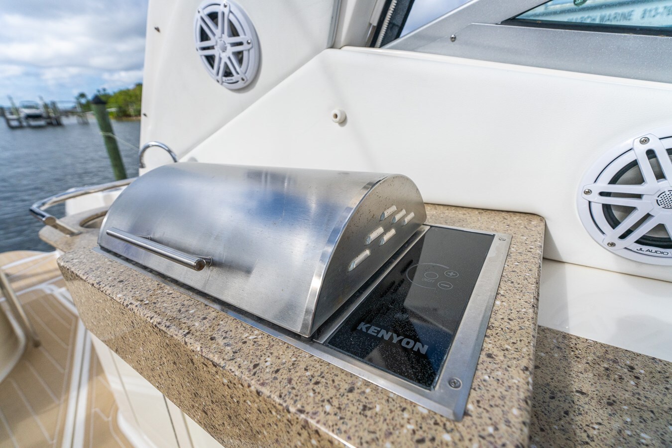 2016-sea-ray-33-bedd40