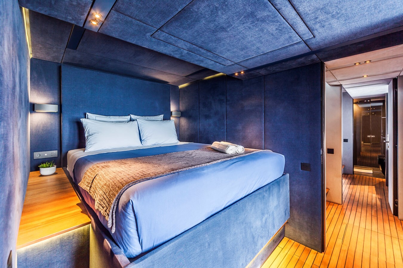 2016 SUNREEF YACHTS 69'