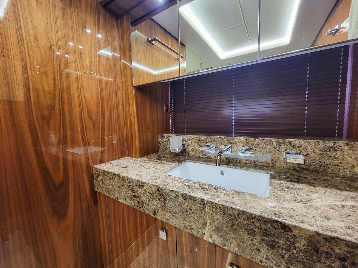 2016-sunseeker-86-4-ce2de2