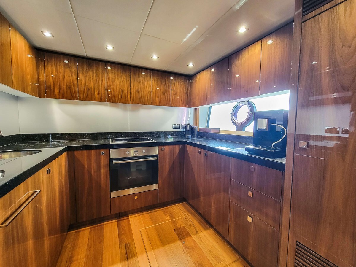 2016-sunseeker-86-4-ce2de2