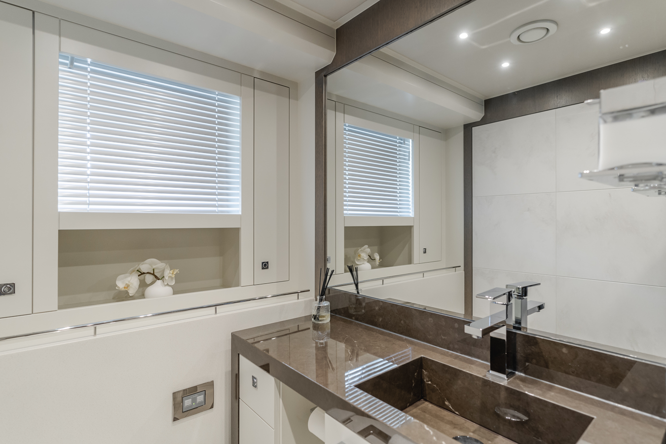 2016-van-der-valk-76-9df459