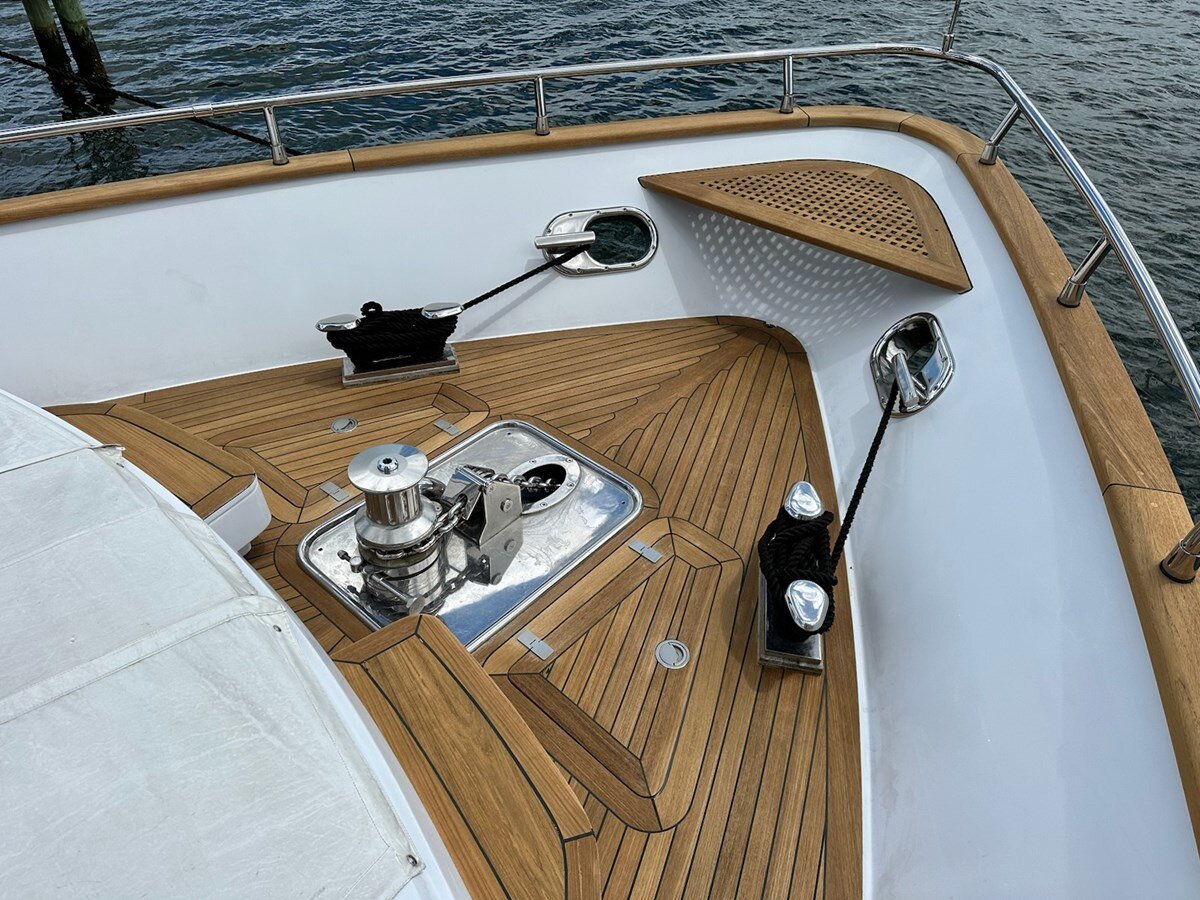 2017-amer-yachts-94-2-8a6a4d