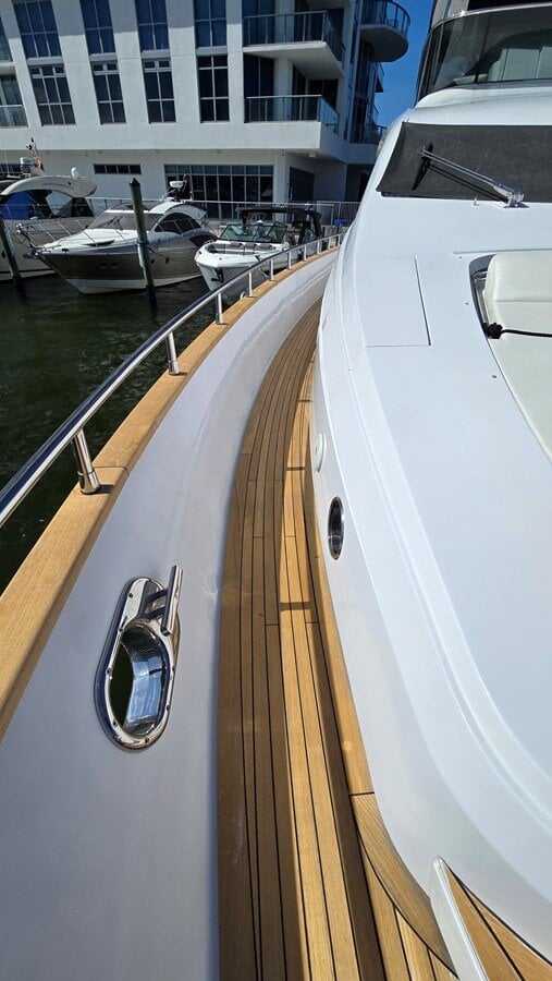 2017-amer-yachts-94-2-8a6a4d