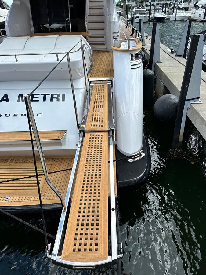 2017-amer-yachts-94-350ac8