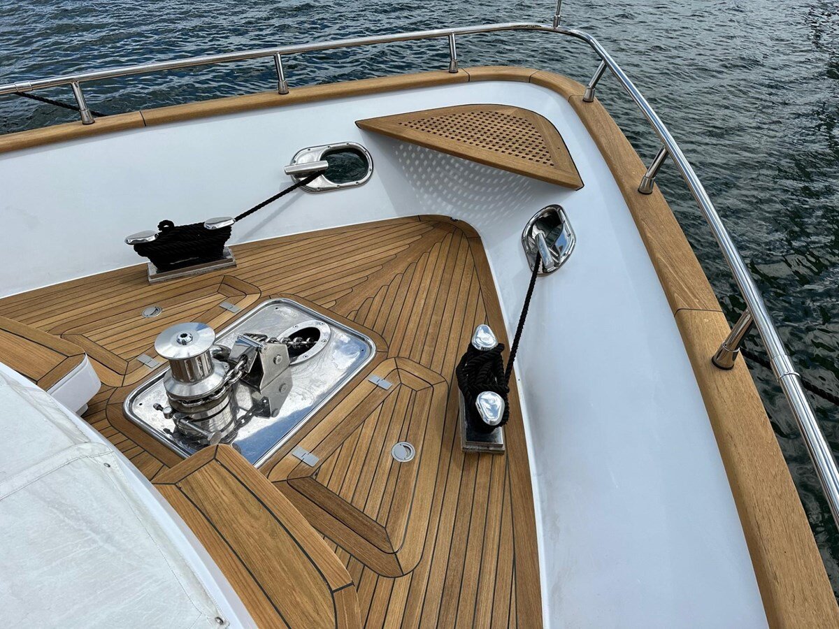 2017-amer-yachts-94-350ac8