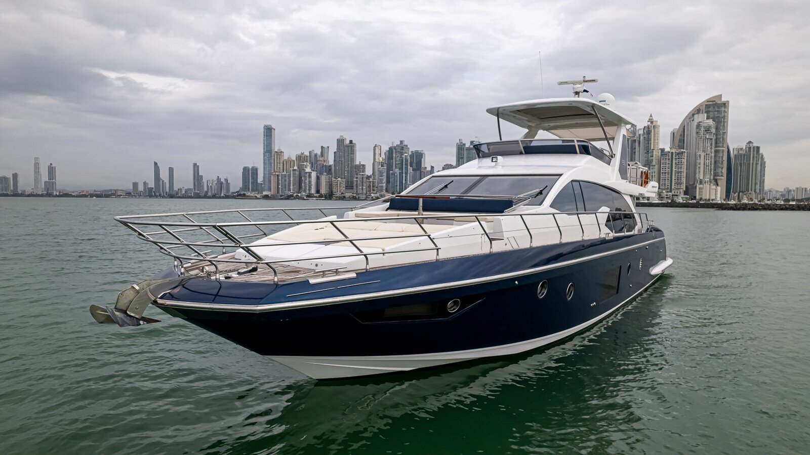 2017-azimut-yachts-66-f8b43f