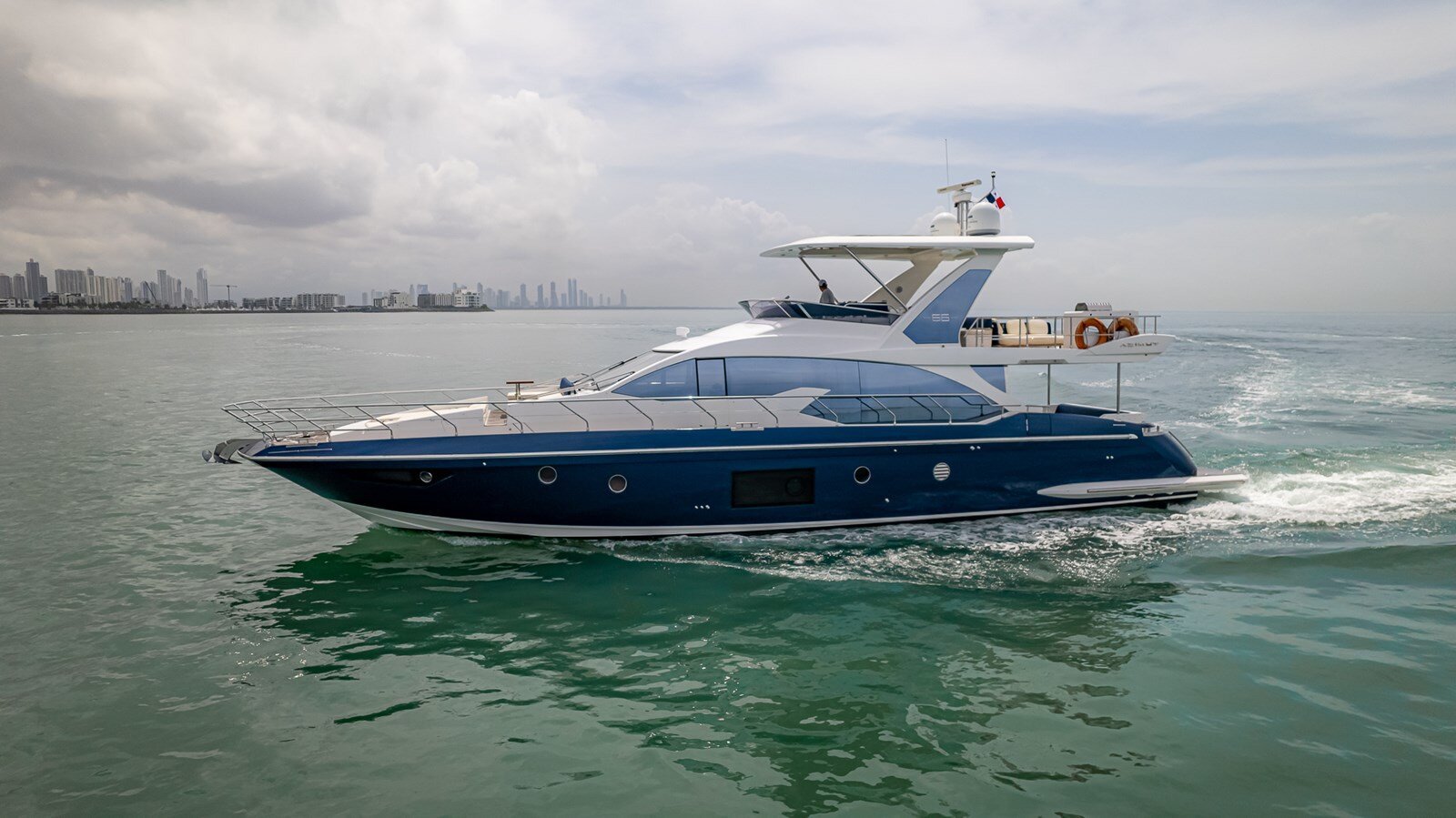 2017-azimut-yachts-66-f8b43f