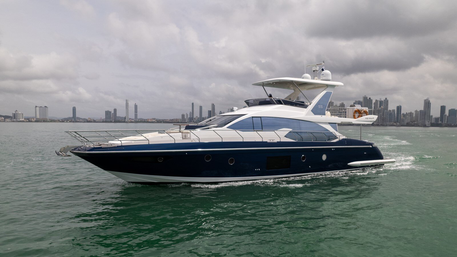 2017-azimut-yachts-66-f8b43f