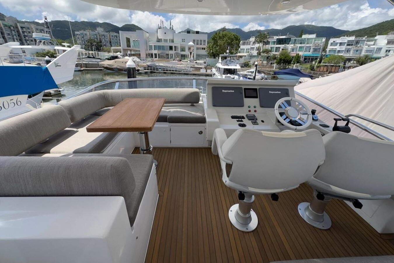 2017-azimut-yachts-68-3-c5b028