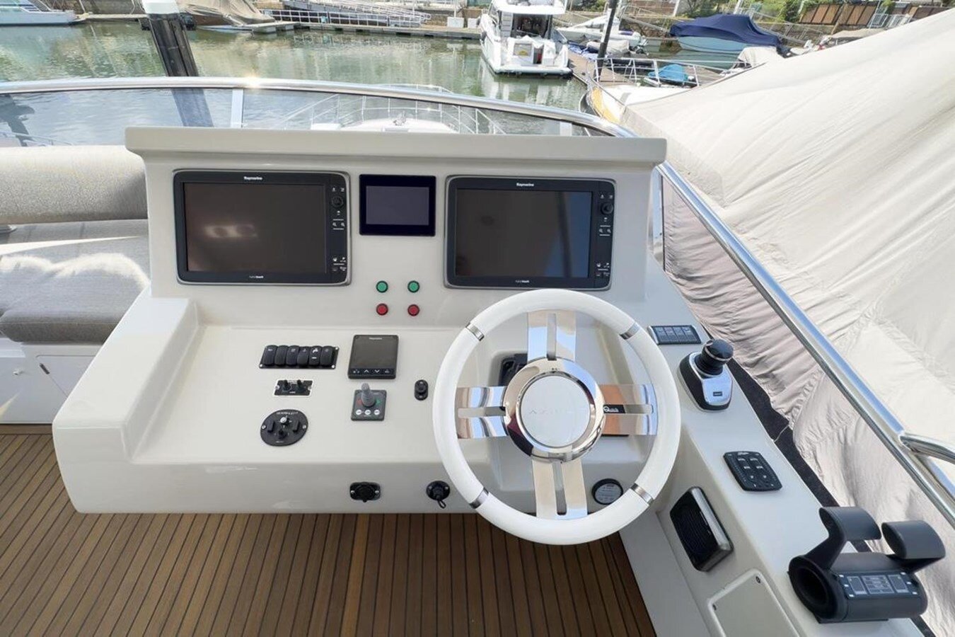 2017-azimut-yachts-68-3-c5b028