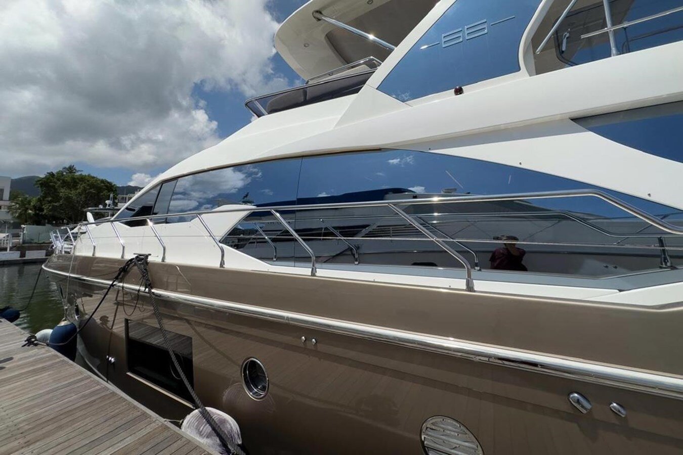 2017-azimut-yachts-68-3-c5b028