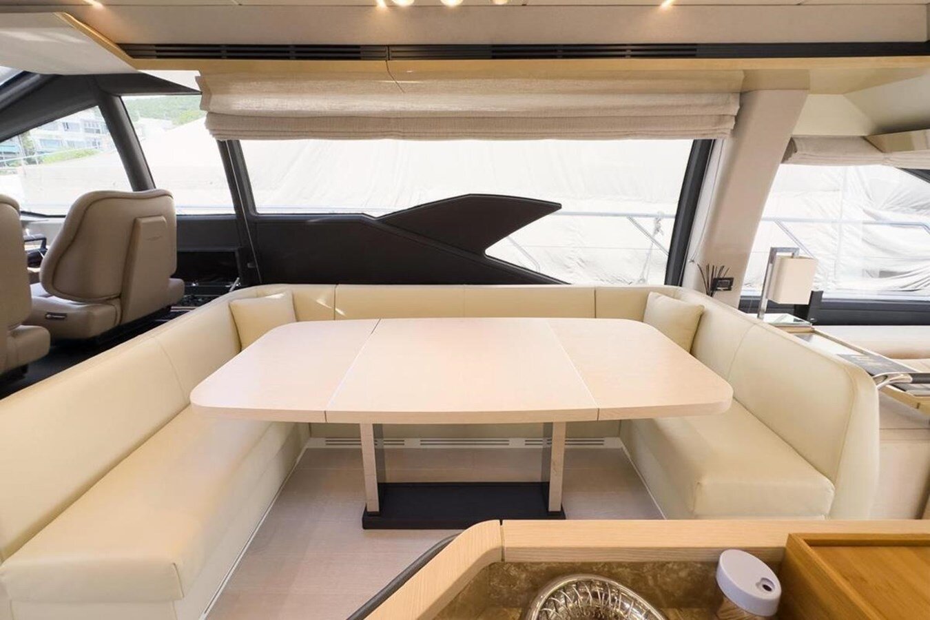 2017-azimut-yachts-68-3-c5b028