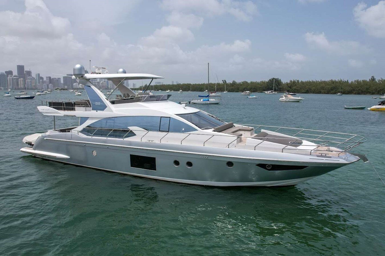 2017-azimut-yachts-68-c299cc