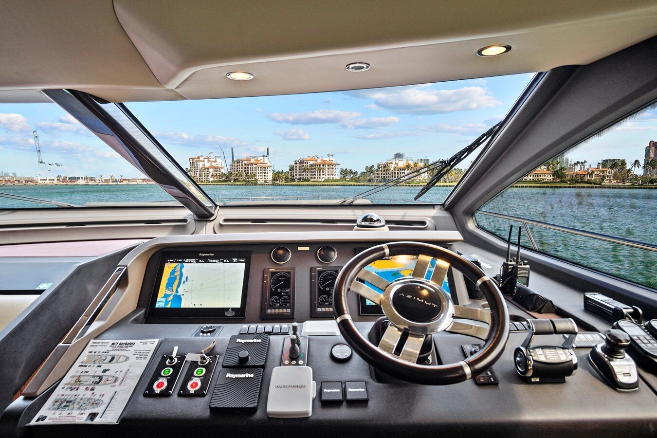 2017-azimut-yachts-74-1-f25a33