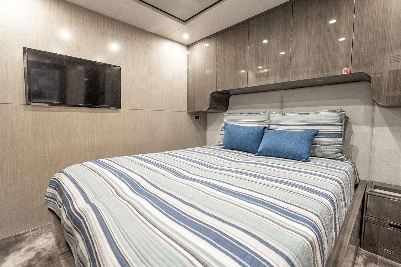 2017 AZIMUT YACHTS 84'