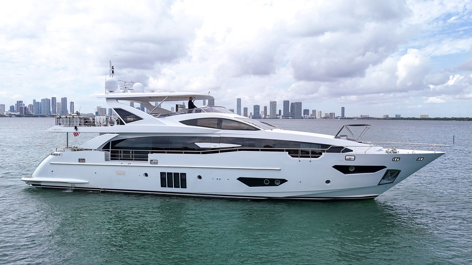 2017-azimut-yachts-95-86e018