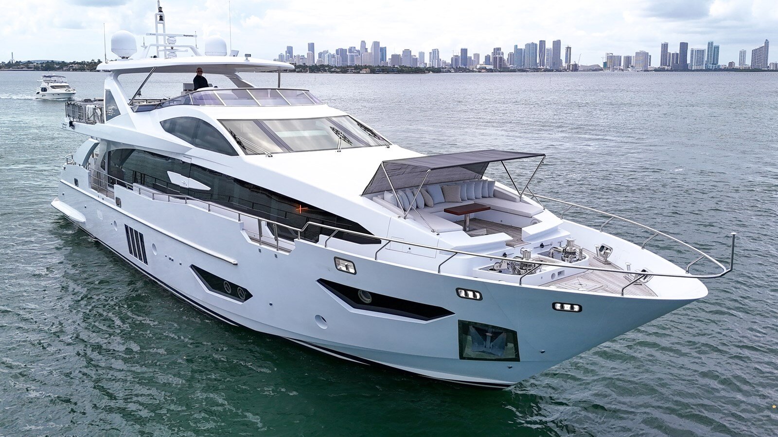 2017-azimut-yachts-95-86e018