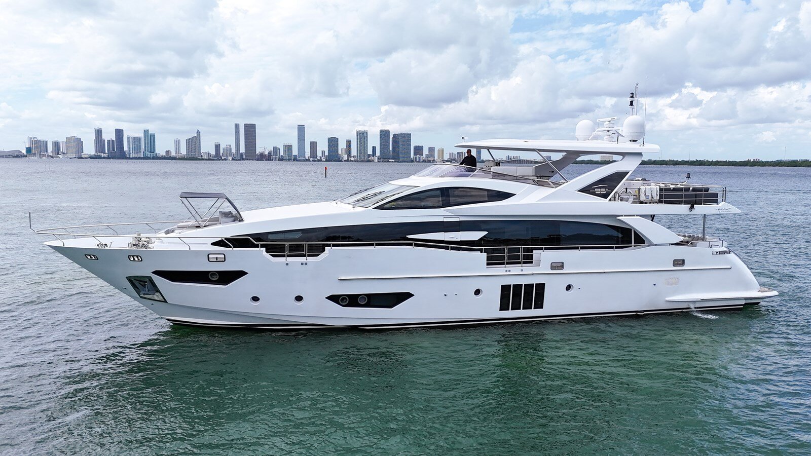 2017-azimut-yachts-95-86e018