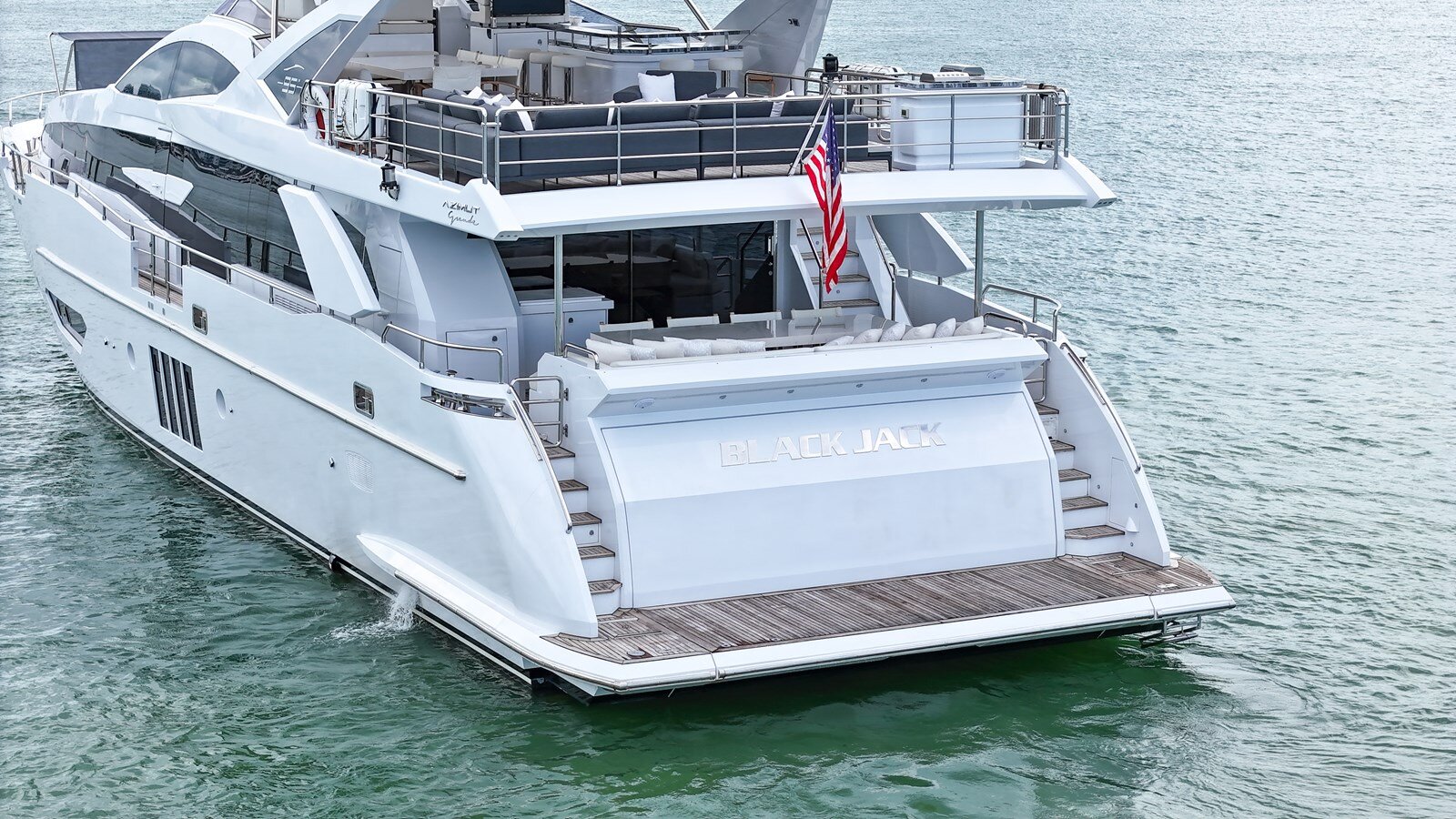 2017-azimut-yachts-95-86e018