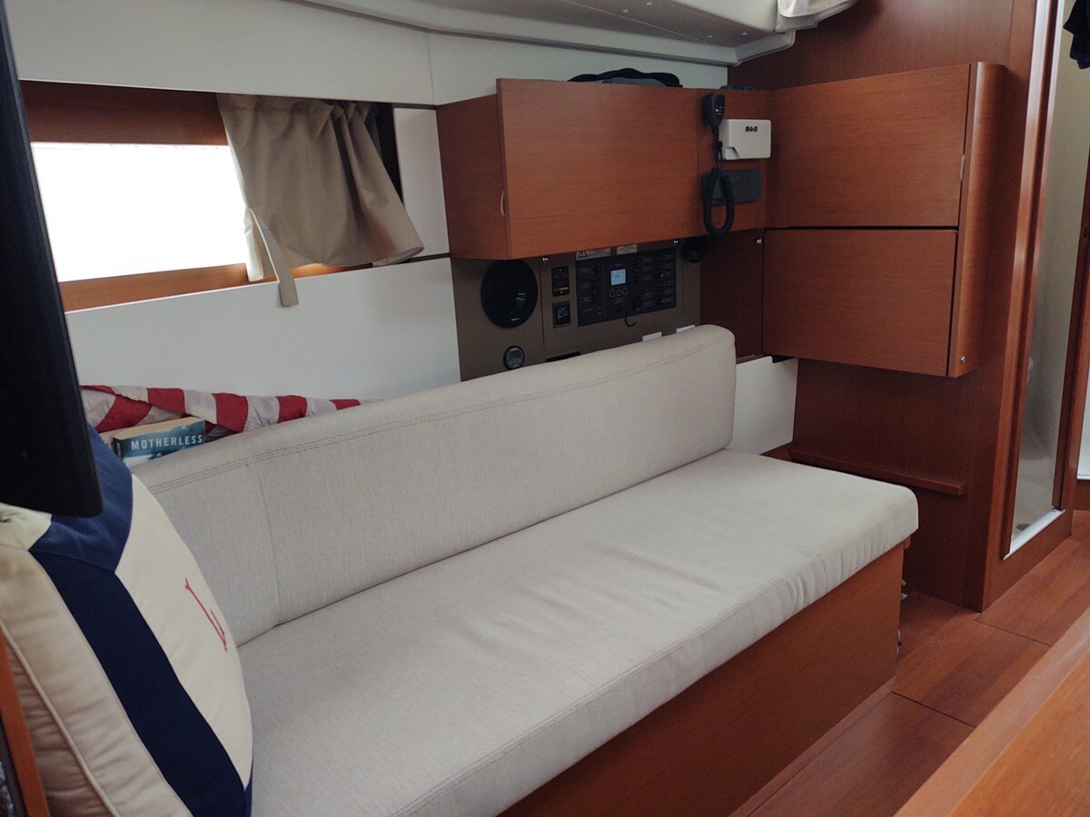 2017-beneteau-38-1-ddc896