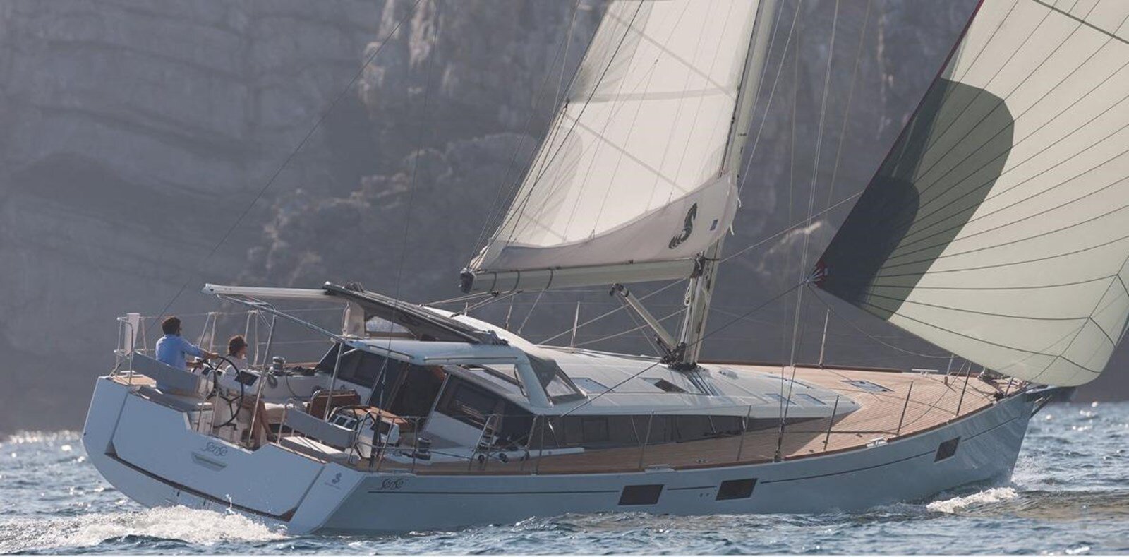 2017-beneteau-57-2a2e32