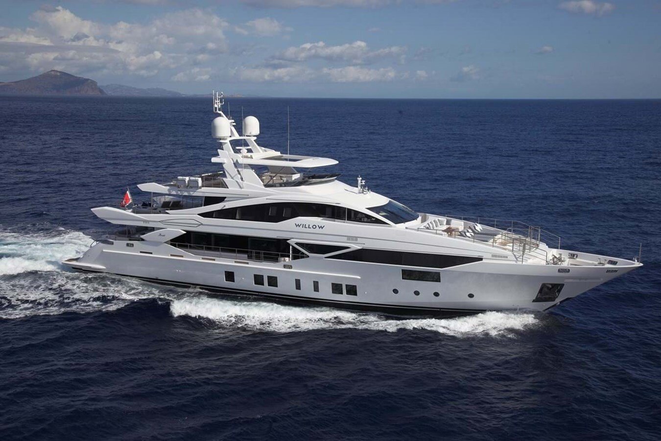 2017-benetti-137-10-f8fada