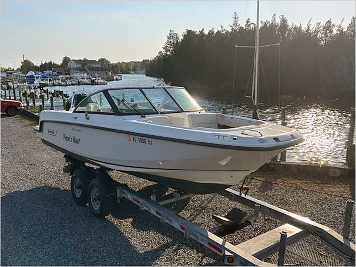 2017-boston-whaler-23-1-190242