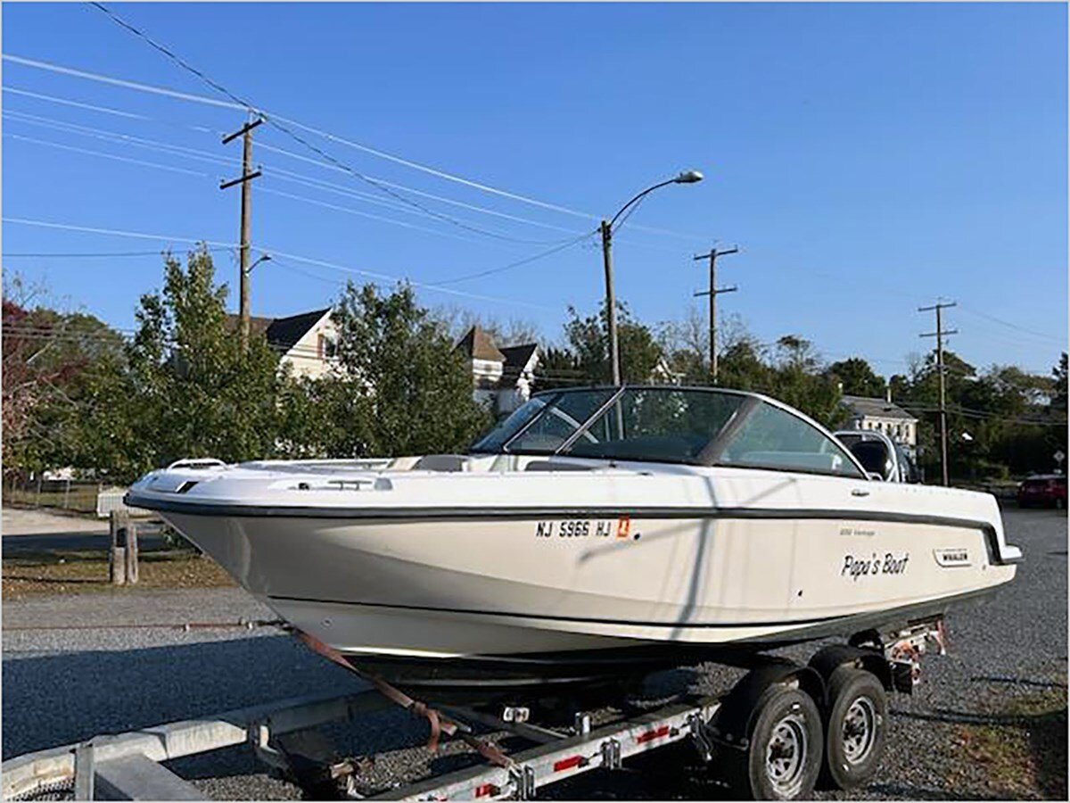 2017-boston-whaler-23-1-190242