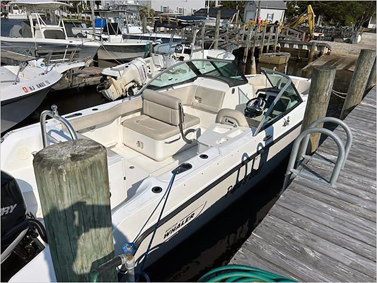 2017-boston-whaler-23-1-190242