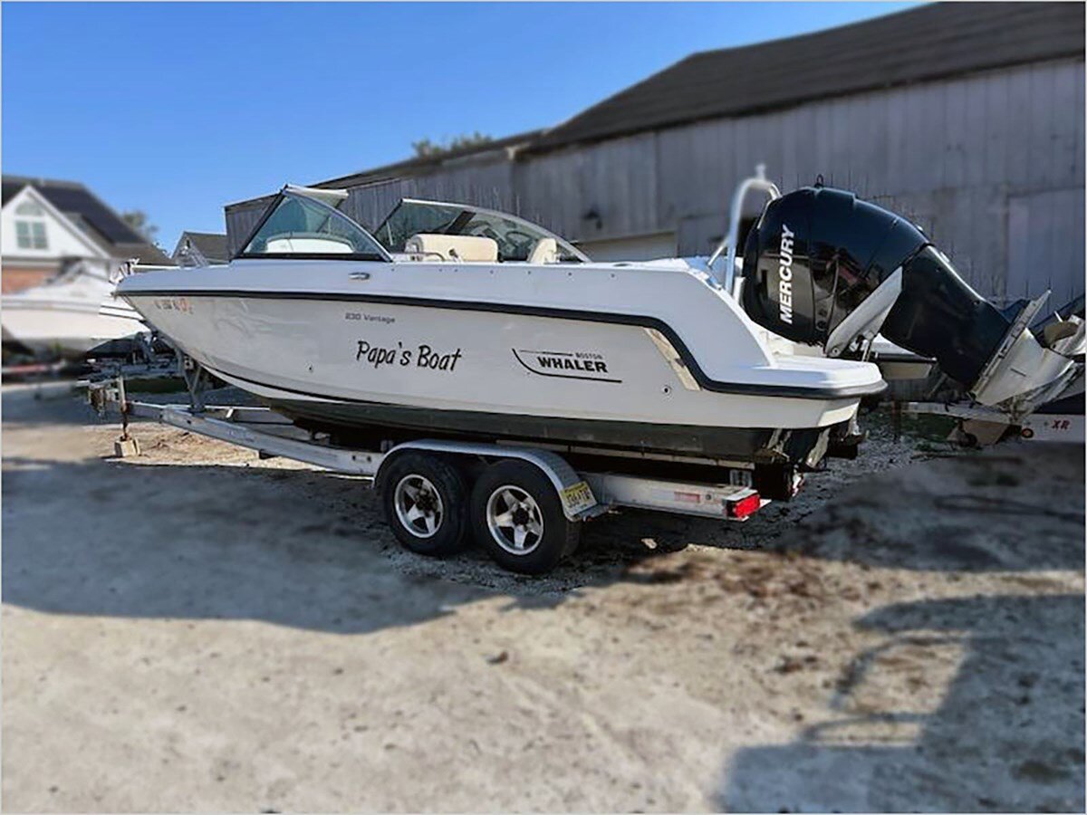 2017-boston-whaler-23-1-190242