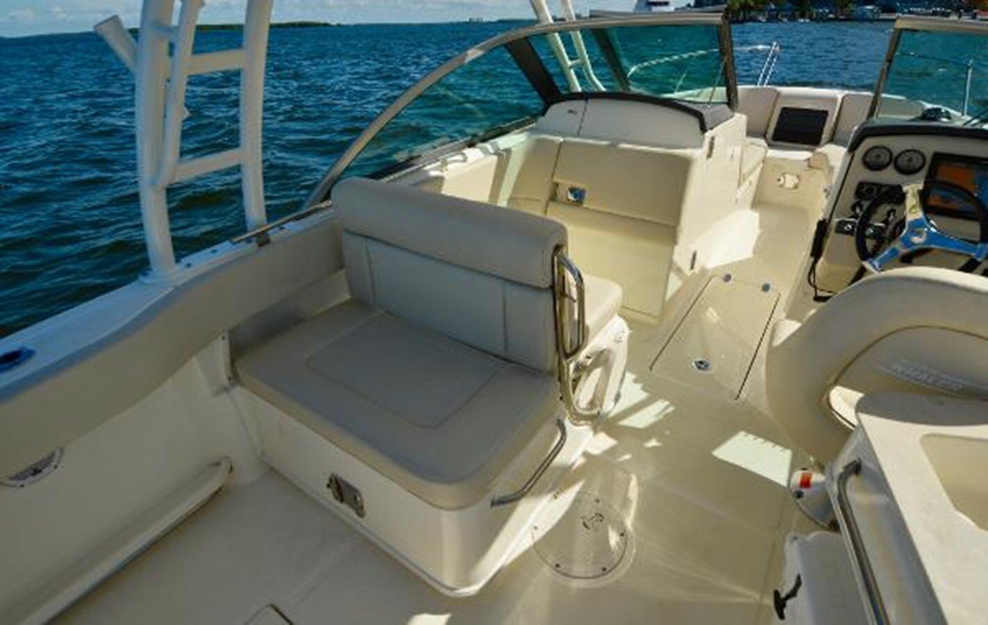 2017-boston-whaler-24-8-fc88e1