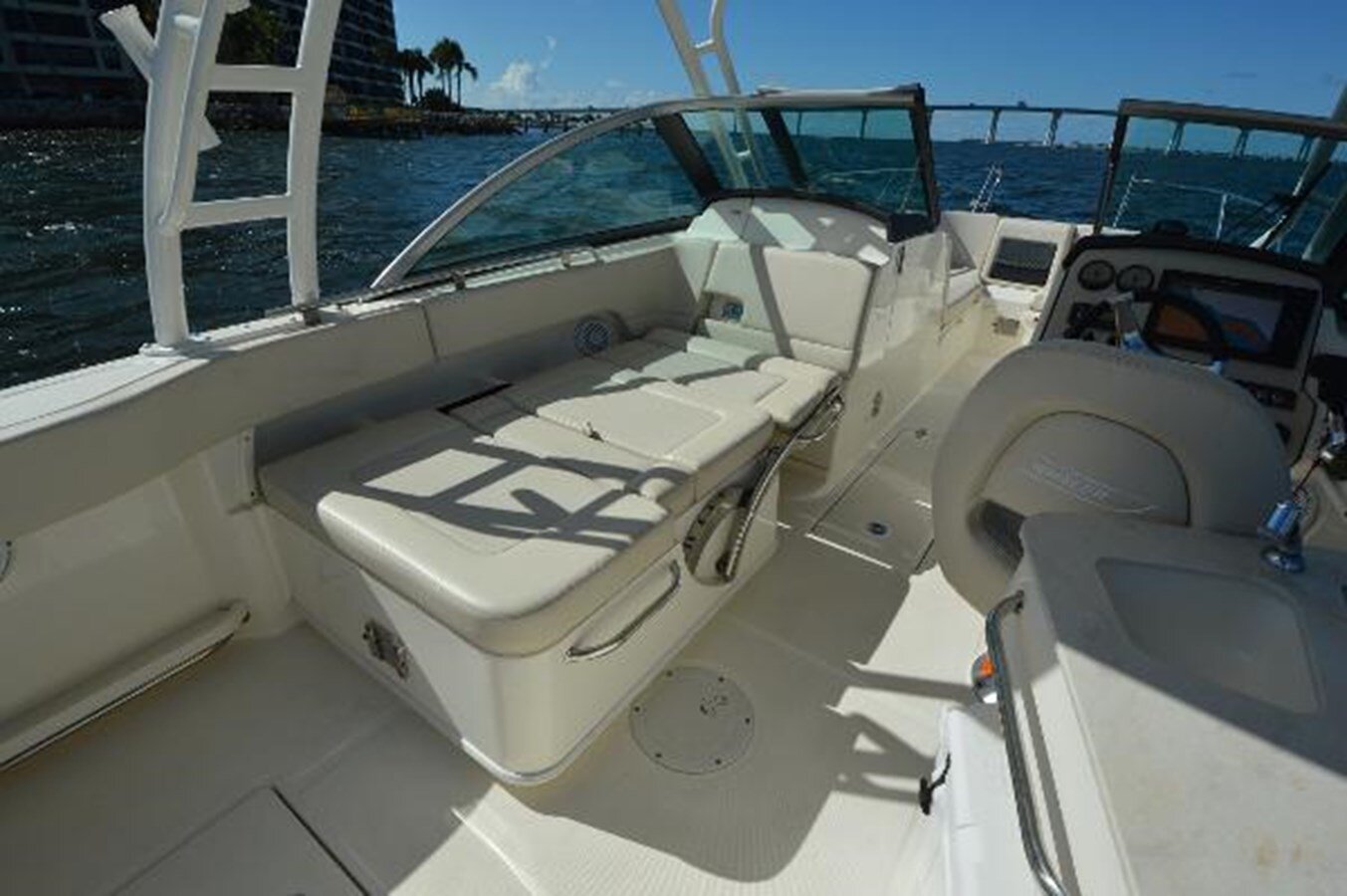 2017-boston-whaler-24-8-fc88e1