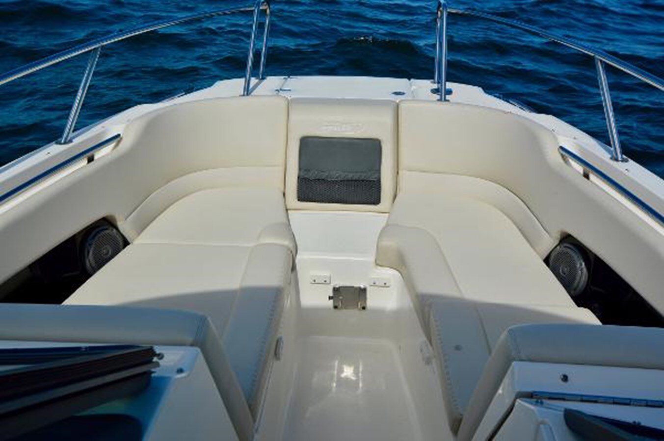 2017-boston-whaler-24-8-fc88e1