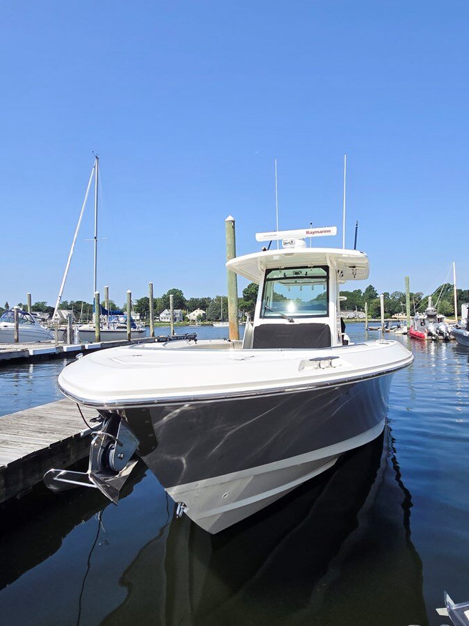 2017-boston-whaler-33-a0f71b