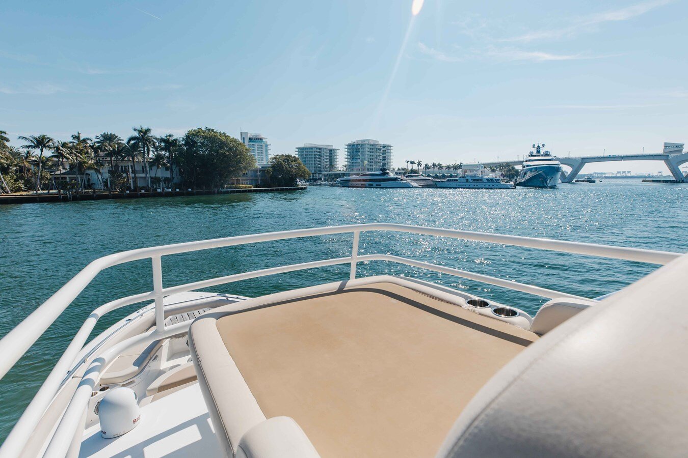 2017-boston-whaler-42-6-c3a422