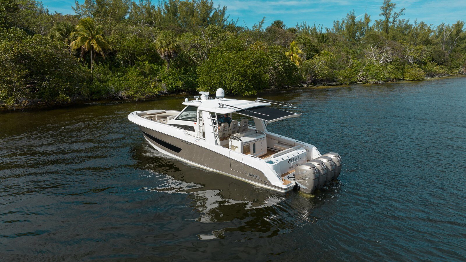 2017-boston-whaler-42-904908