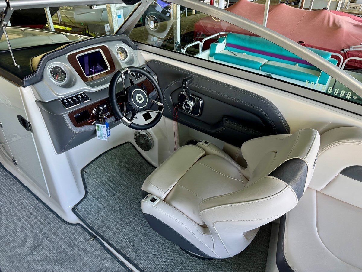 2017-chaparral-26-4-045451