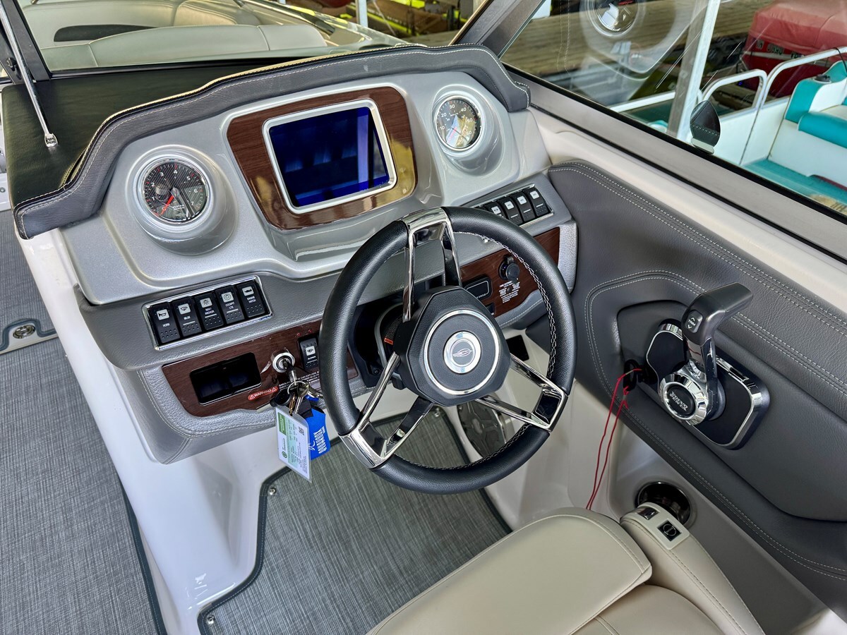 2017-chaparral-26-4-045451