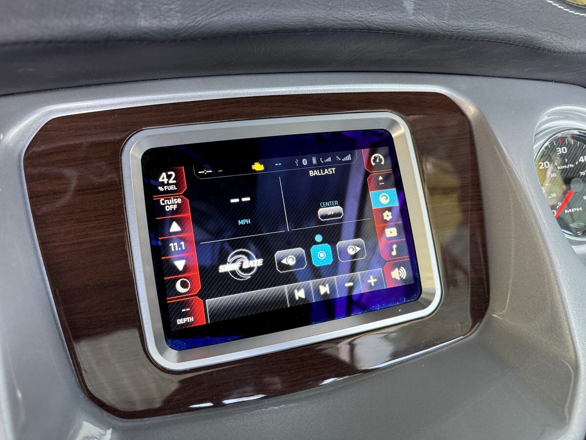 2017-chaparral-26-4-045451