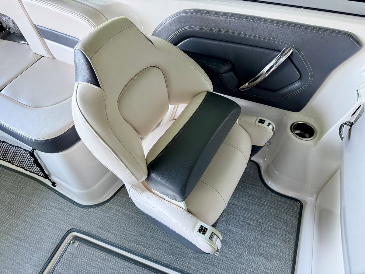 2017-chaparral-26-4-045451