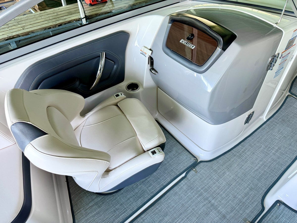 2017-chaparral-26-4-045451