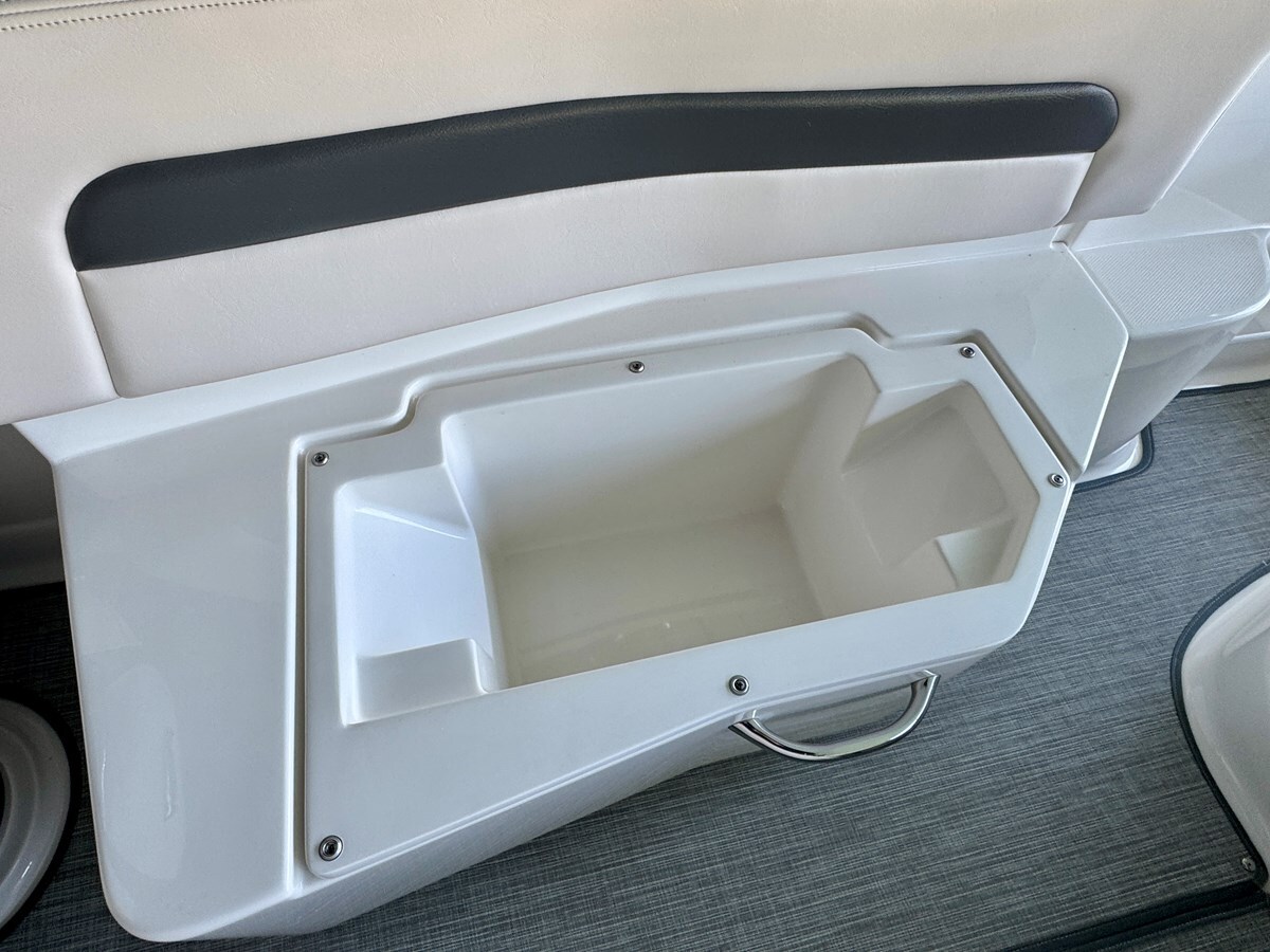 2017-chaparral-26-4-045451