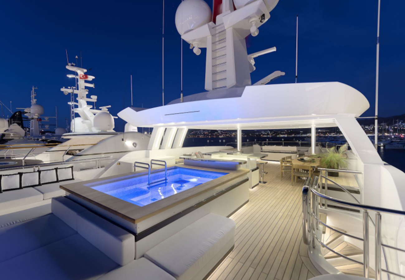 2017 CMB YACHTS 154' 3