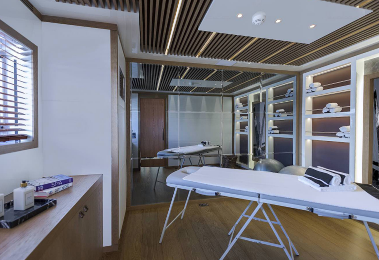 2017 CMB YACHTS 154' 3