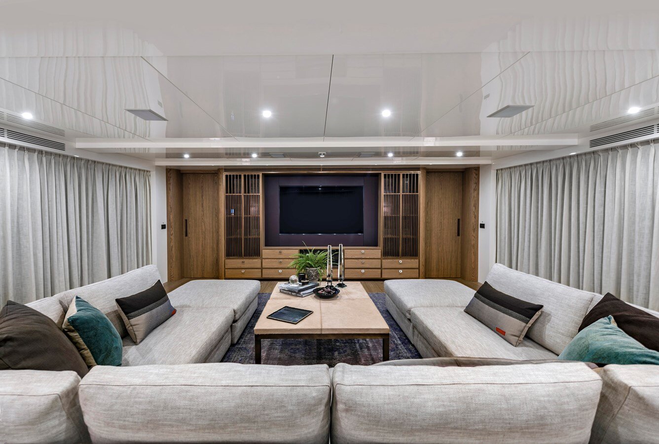 2017-cmb-yachts-154-3-5ce164